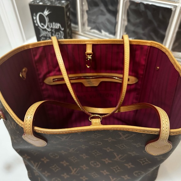 Louis Vuitton Neverfull mm. - Picture 3 of 10